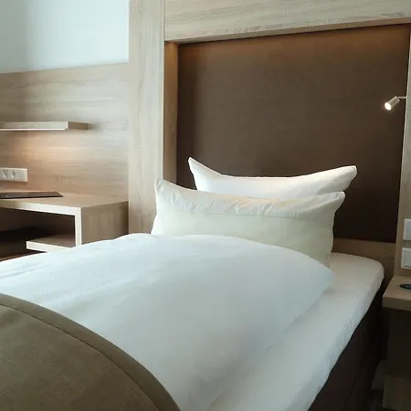 Hotel-restaurant Goldenstedt ホテル 3*