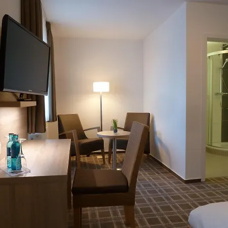 Hotel-restaurant Goldenstedt ホテル デルメンホルスト