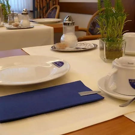 酒店 高德斯特德特餐厅-酒店 德尔门霍斯特