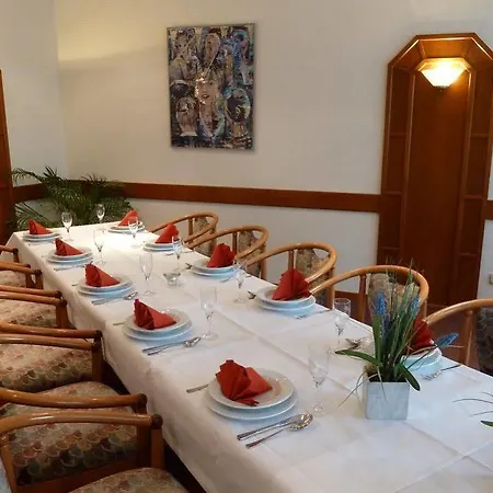 高德斯特德特餐厅-酒店 酒店 3*